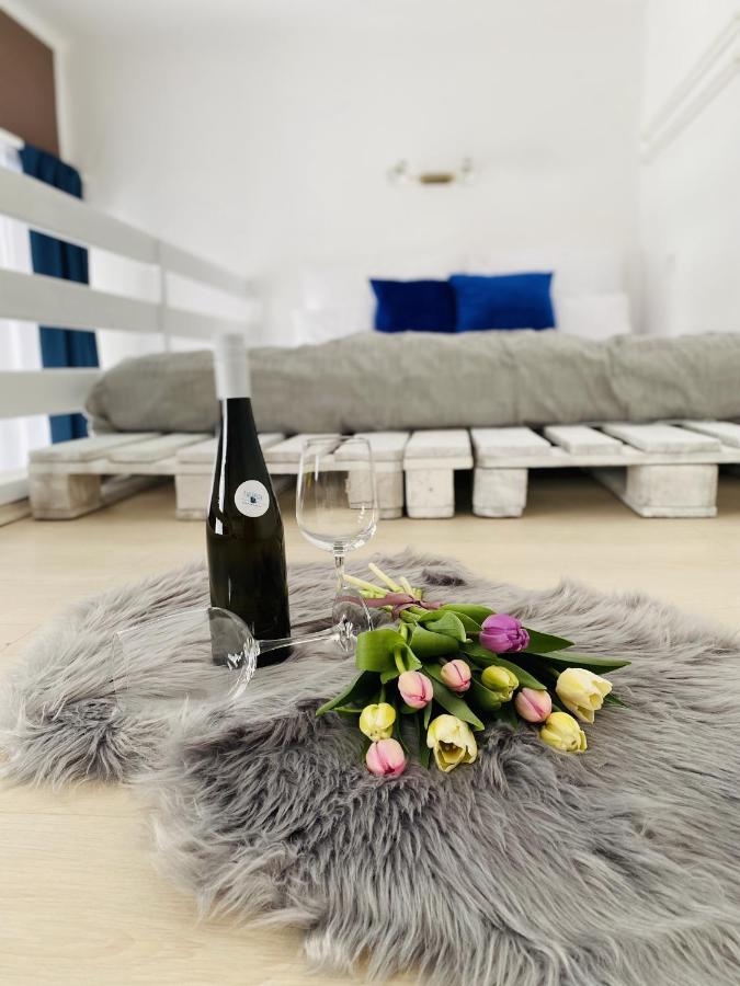 Uránia Apartmanház Eger Esterno foto