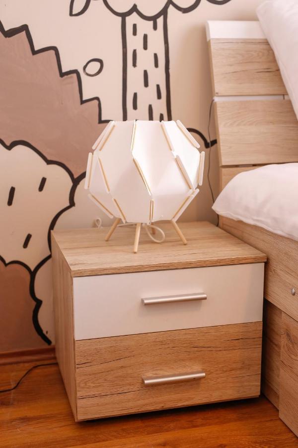 Uránia Apartmanház Eger Esterno foto