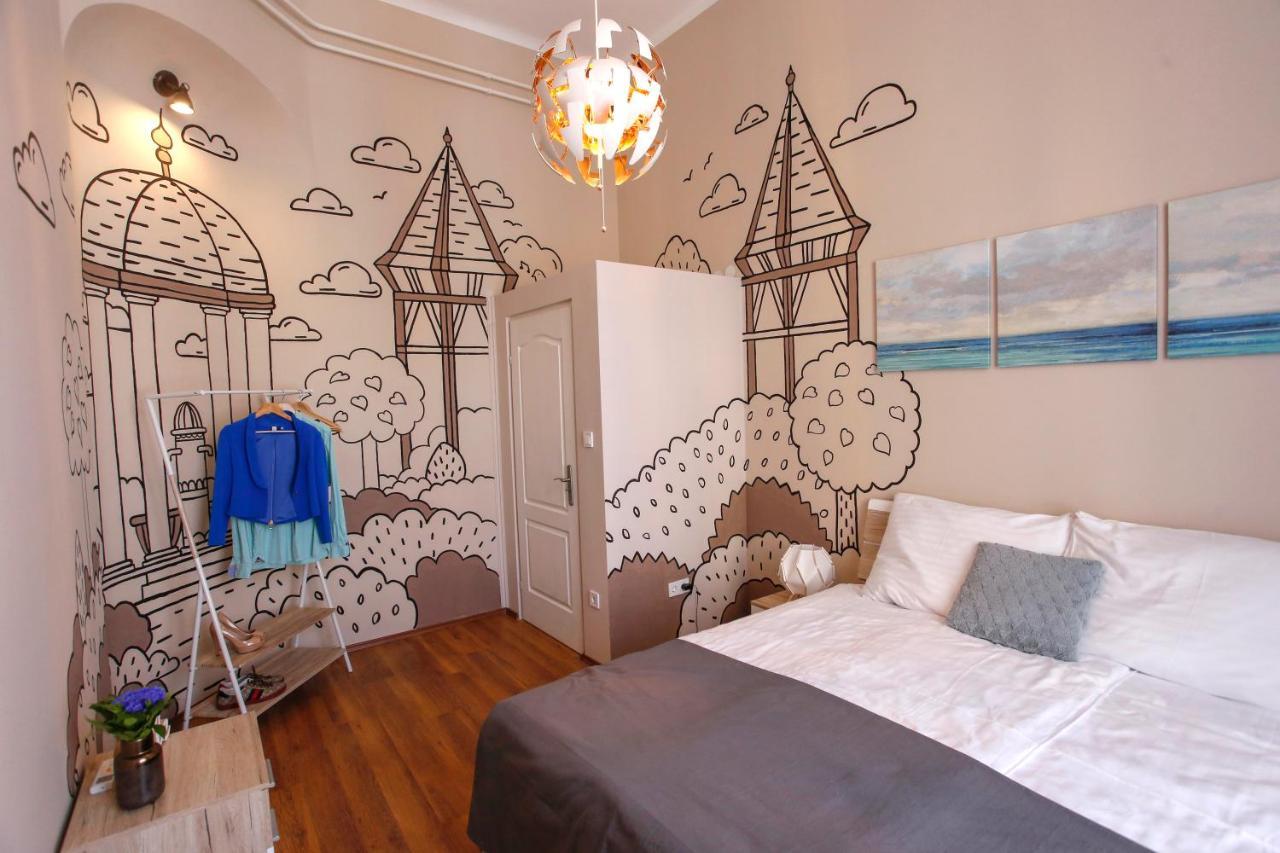 Uránia Apartmanház Eger Esterno foto