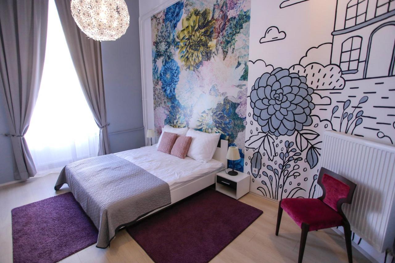 Uránia Apartmanház Eger Esterno foto