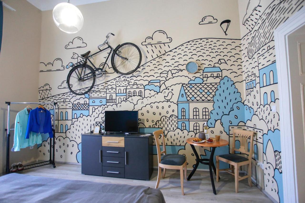 Uránia Apartmanház Eger Esterno foto