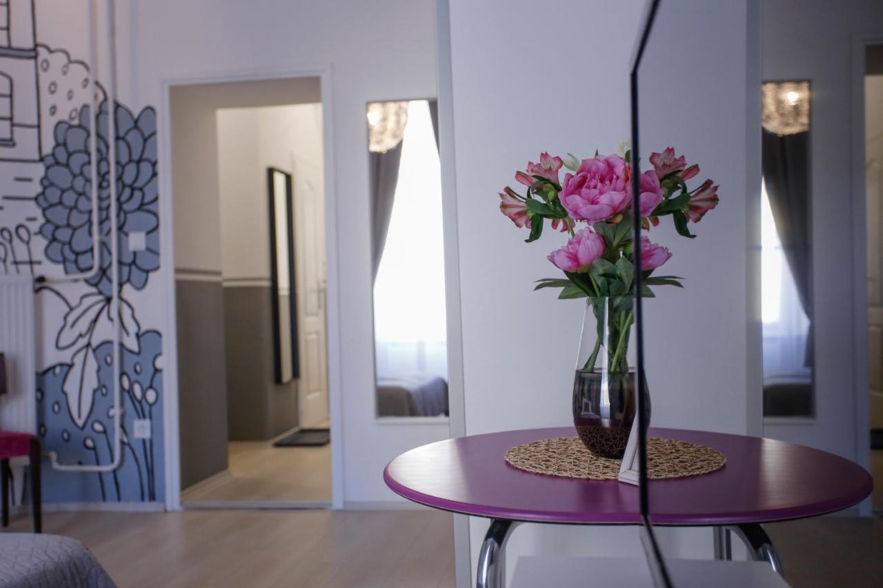 Uránia Apartmanház Eger Esterno foto