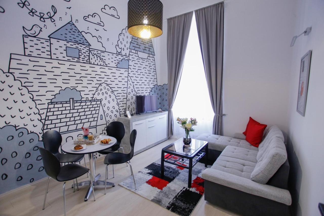 Uránia Apartmanház Eger Esterno foto