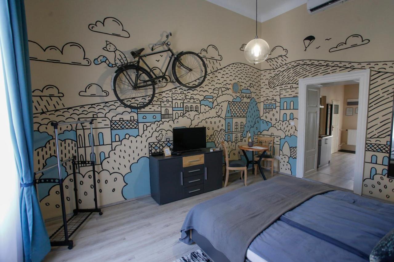 Uránia Apartmanház Eger Esterno foto