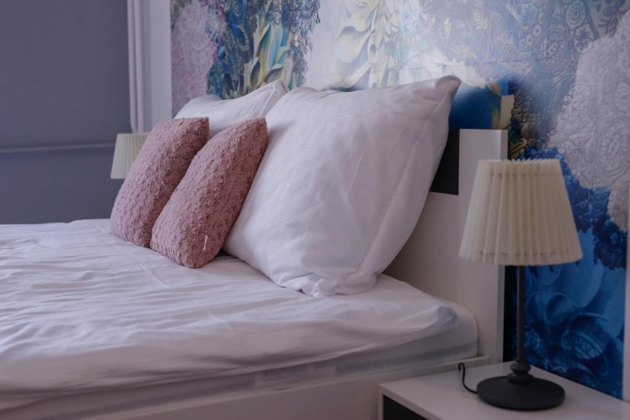 Uránia Apartmanház Eger Esterno foto