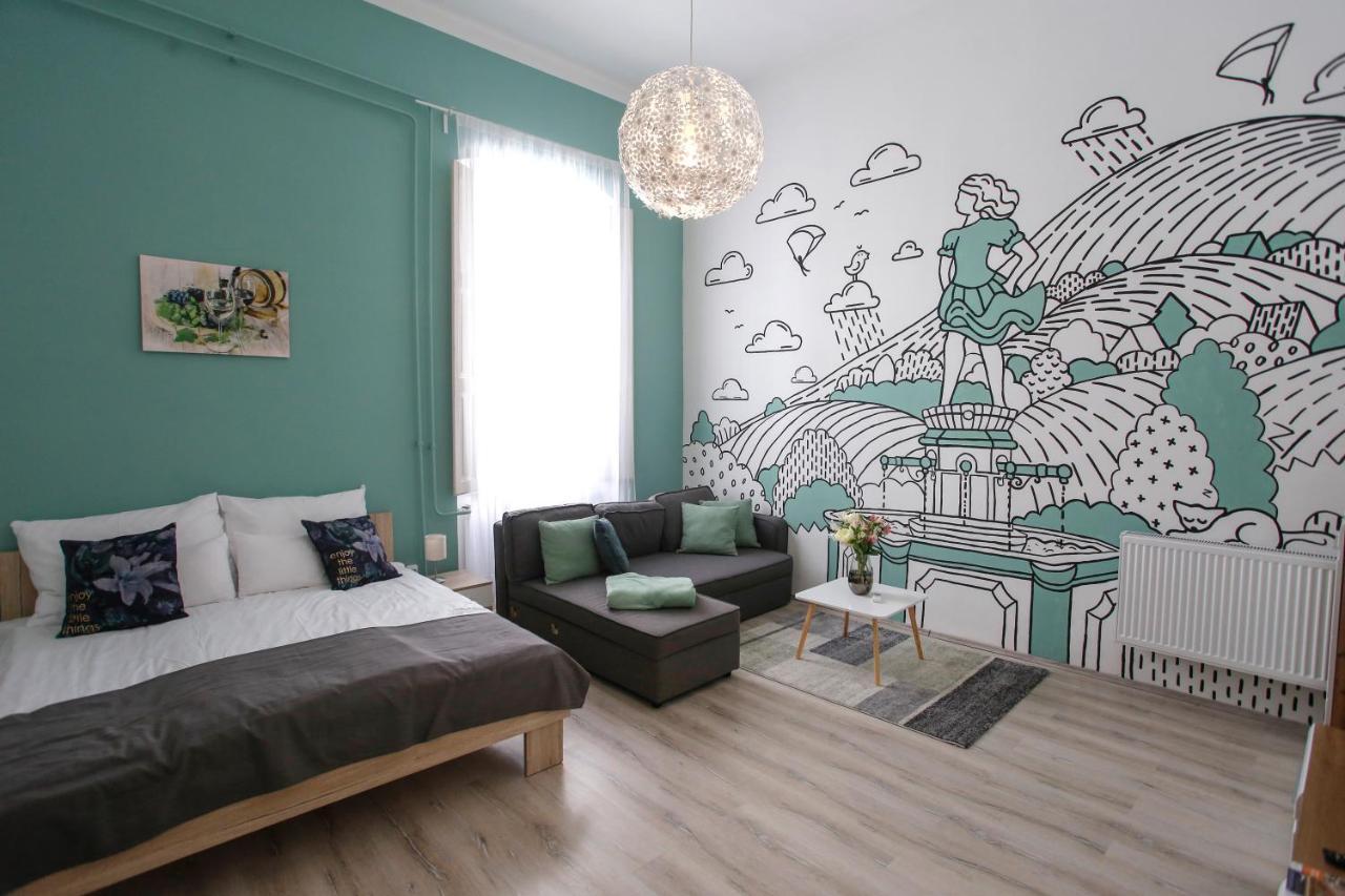 Uránia Apartmanház Eger Esterno foto
