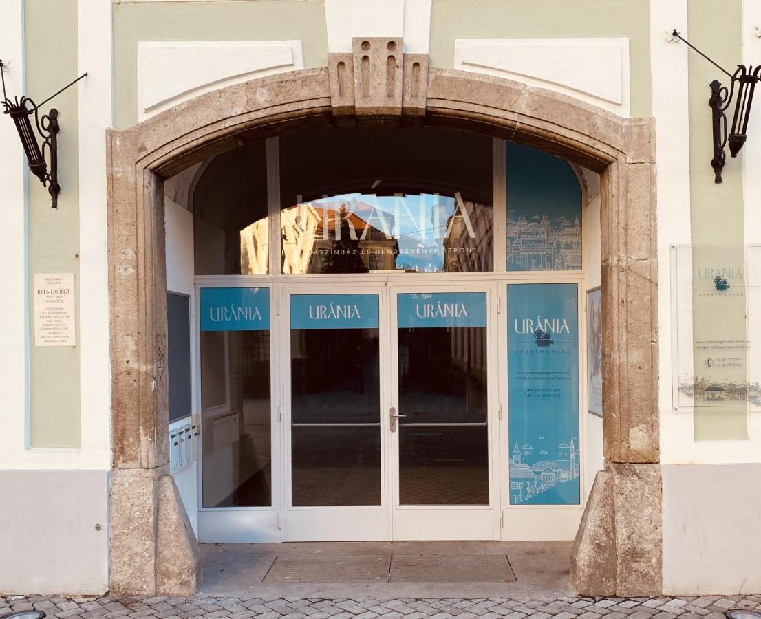 Uránia Apartmanház Eger Esterno foto