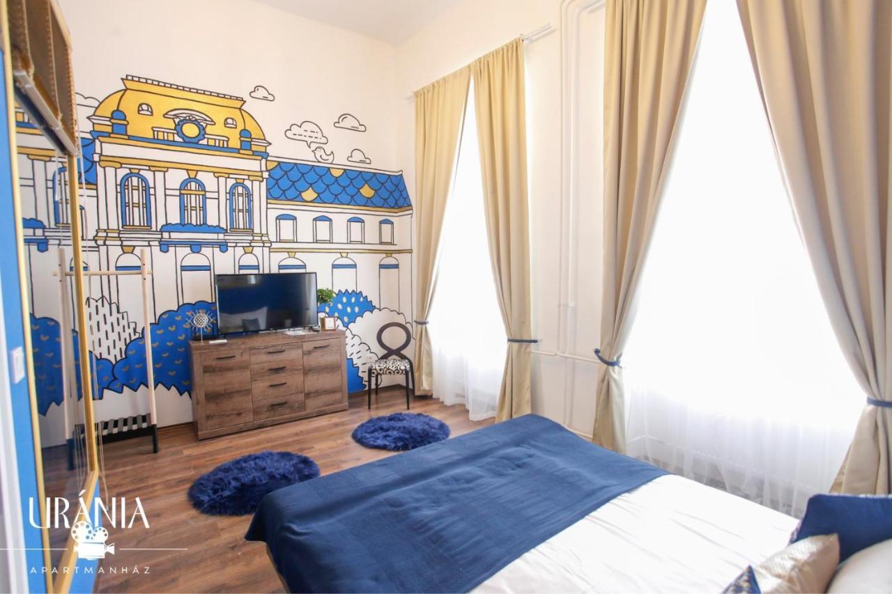 Uránia Apartmanház Eger Esterno foto